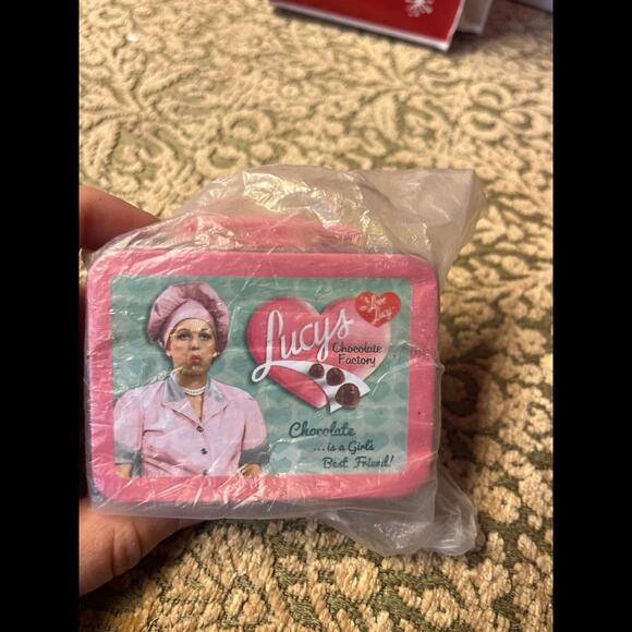 Kurt Adler I Love Lucy lunch box ornament - Picture 1 of 8